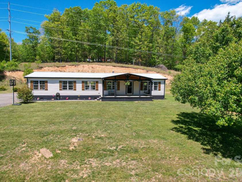152 Pioneer Ridge, Sparta, NC 28675.  MLS# CAR4381108, YatesRealty ID 21047. 