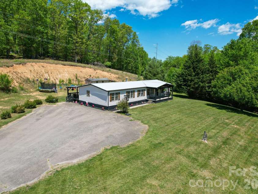 152 Pioneer Ridge, Sparta, NC 28675.  MLS# CAR4381108, YatesRealty ID 21047. 