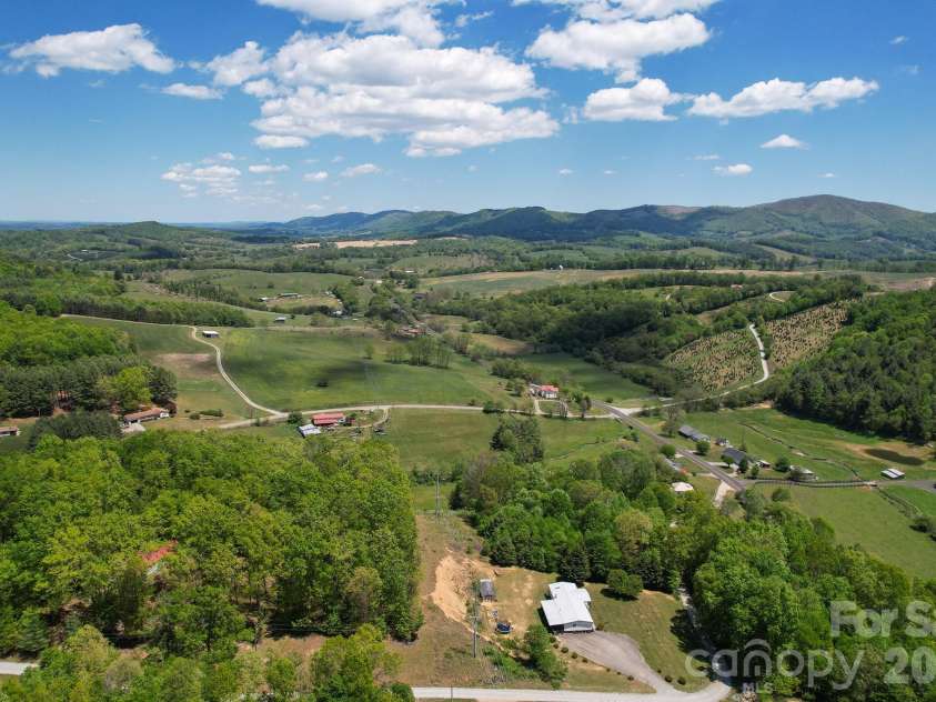 152 Pioneer Ridge, Sparta, NC 28675.  MLS# CAR4381108, YatesRealty ID 21047. 
