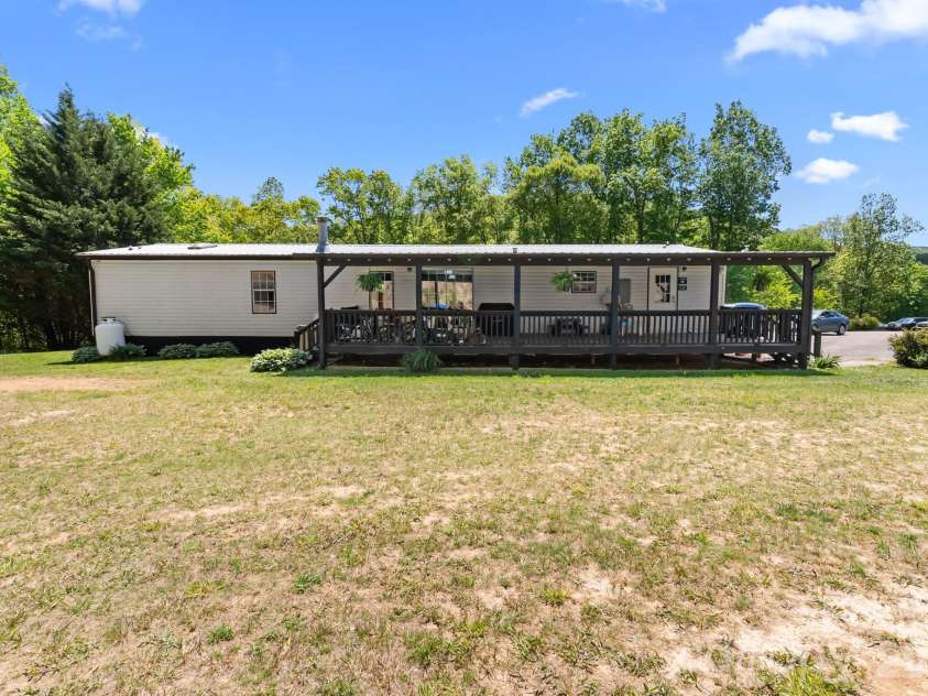 152 Pioneer Ridge, Sparta, NC 28675.  MLS# CAR4381108, YatesRealty ID 21047. 