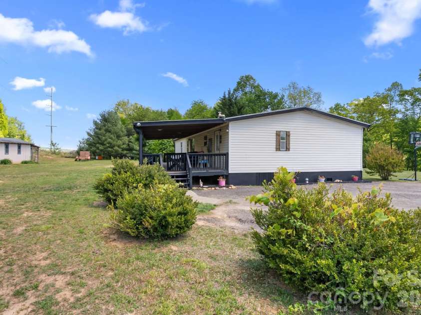 152 Pioneer Ridge, Sparta, NC 28675.  MLS# CAR4381108, YatesRealty ID 21047. 