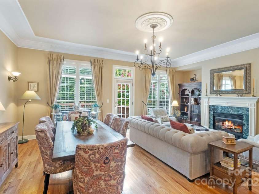 3044 Luke Crossing Drive, Charlotte, NC 28226.  MLS# CAR4295495, YatesRealty ID 21048. 