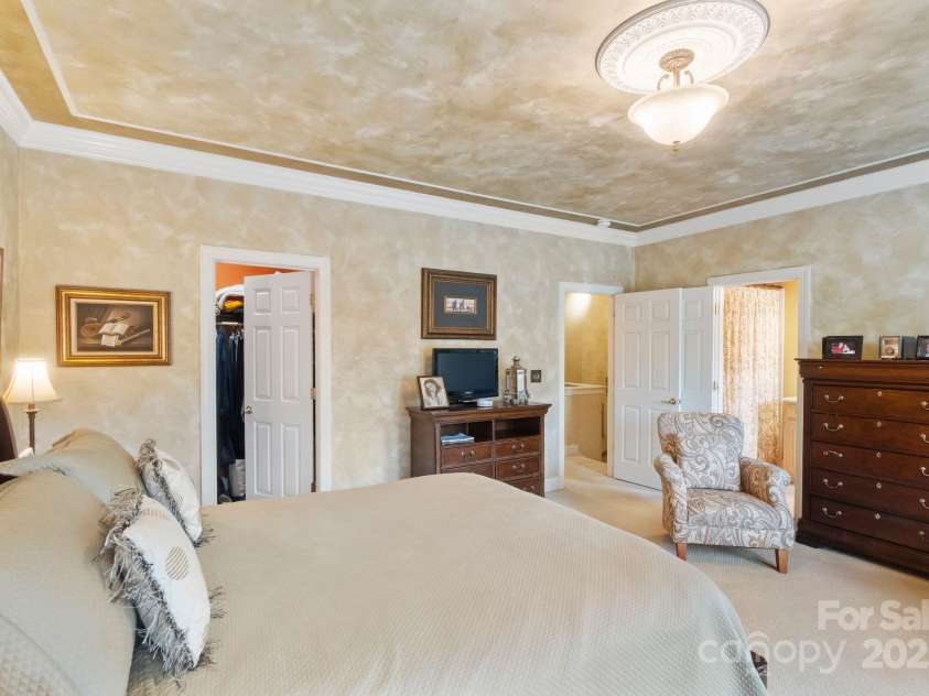 3044 Luke Crossing Drive, Charlotte, NC 28226.  MLS# CAR4295495, YatesRealty ID 21048. 