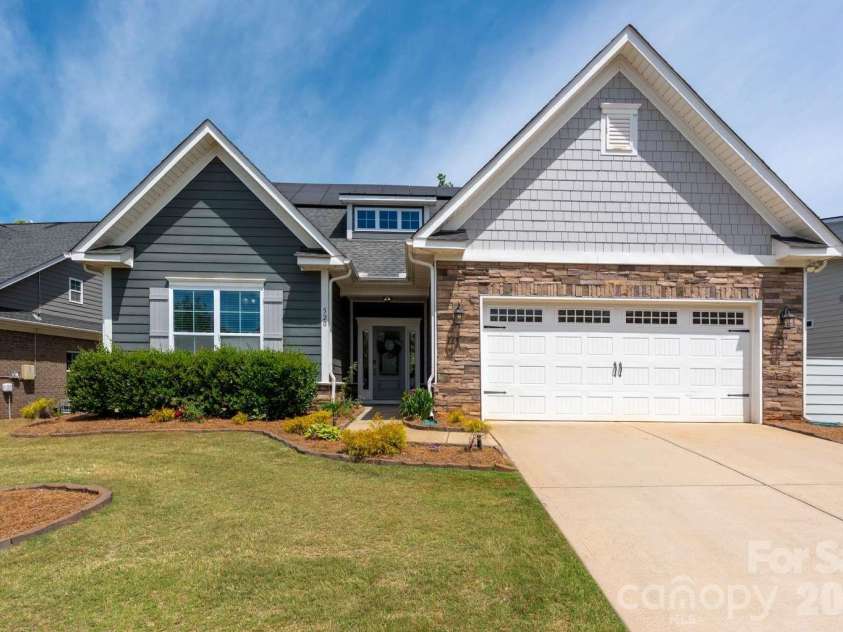 520 Trillium Way, Belmont, NC 28012.  MLS# CAR4381191, YatesRealty ID 21048. 