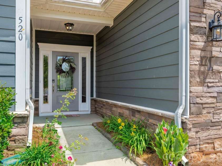 520 Trillium Way, Belmont, NC 28012.  MLS# CAR4381191, YatesRealty ID 21048. 