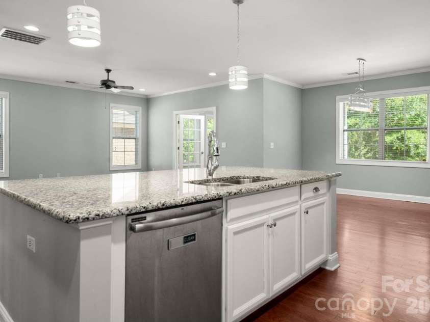 520 Trillium Way, Belmont, NC 28012.  MLS# CAR4381191, YatesRealty ID 21048. 