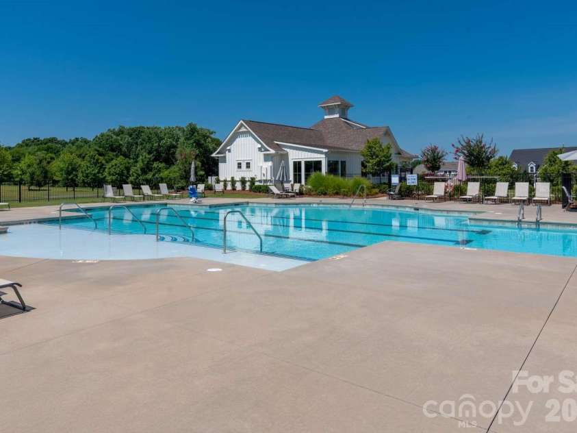 520 Trillium Way, Belmont, NC 28012.  MLS# CAR4381191, YatesRealty ID 21048. 