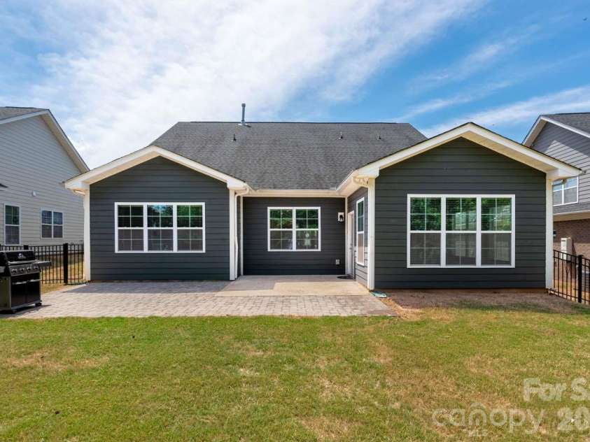 520 Trillium Way, Belmont, NC 28012.  MLS# CAR4381191, YatesRealty ID 21048. 