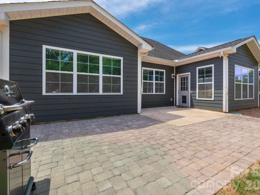 520 Trillium Way, Belmont, NC 28012.  MLS# CAR4381191, YatesRealty ID 21048. 