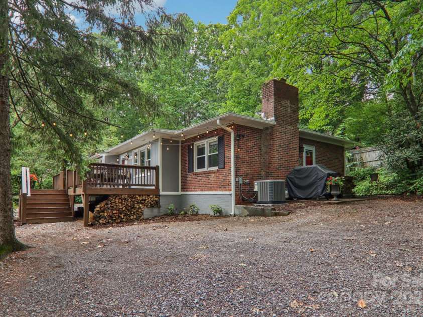416 Cherokee Avenue, Black Mountain, NC 28711.  MLS# CAR4249629, YatesRealty ID 21049. Ample Parking - Home 1