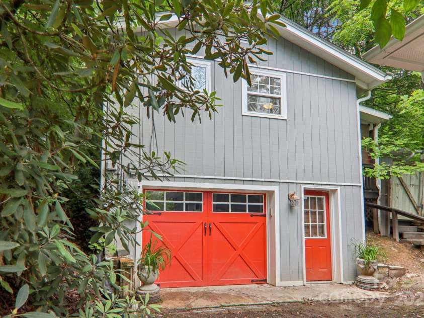 416 Cherokee Avenue, Black Mountain, NC 28711.  MLS# CAR4249629, YatesRealty ID 21049. Garage/Storage