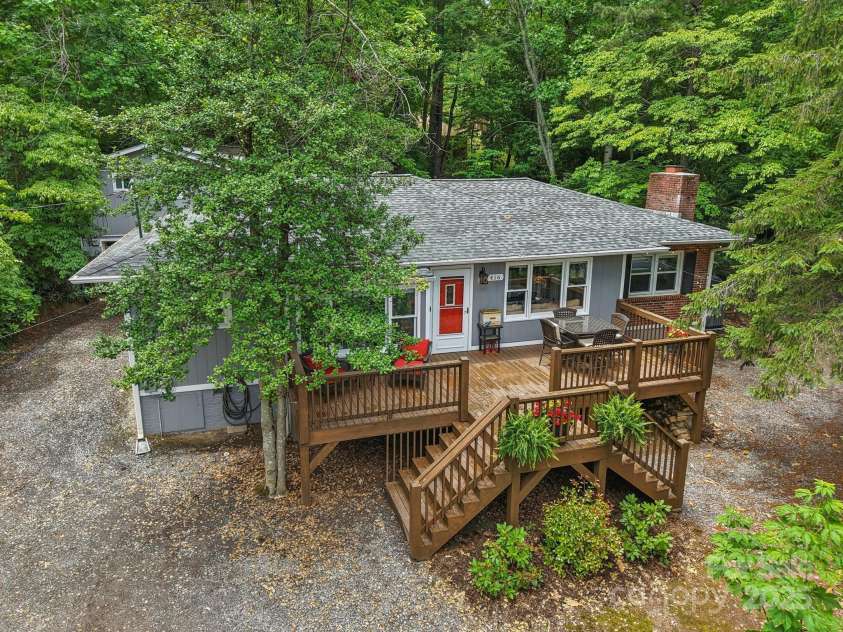 416 Cherokee Avenue, Black Mountain, NC 28711.  MLS# CAR4249629, YatesRealty ID 21049. Home 1