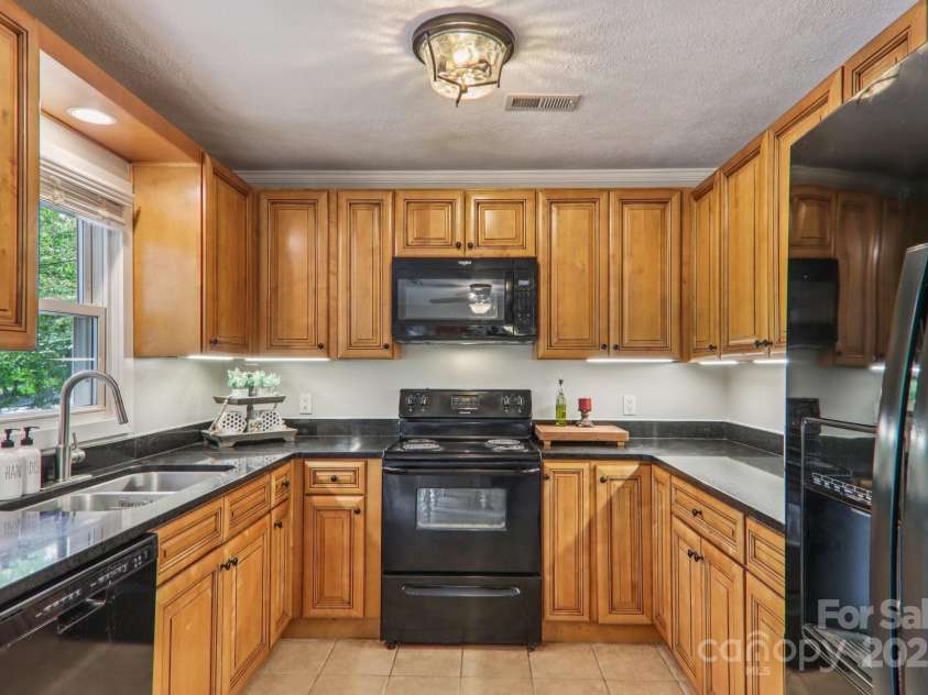 416 Cherokee Avenue, Black Mountain, NC 28711.  MLS# CAR4249629, YatesRealty ID 21049. Kitchen - Home 1