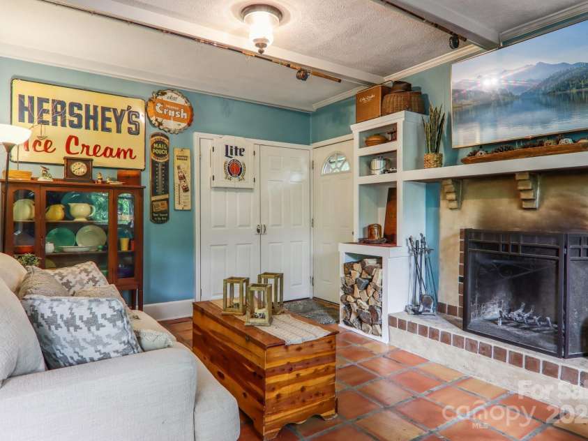 416 Cherokee Avenue, Black Mountain, NC 28711.  MLS# CAR4249629, YatesRealty ID 21049. Sitting Room