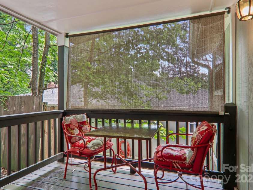 416 Cherokee Avenue, Black Mountain, NC 28711.  MLS# CAR4331920, YatesRealty ID 21049. 2LQ Private Deck Area
