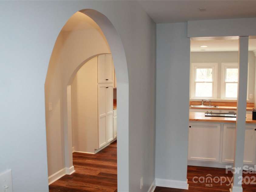 622 Oakdale Drive, Statesville, NC 28677.  MLS# CAR4219430, YatesRealty ID 2105. 