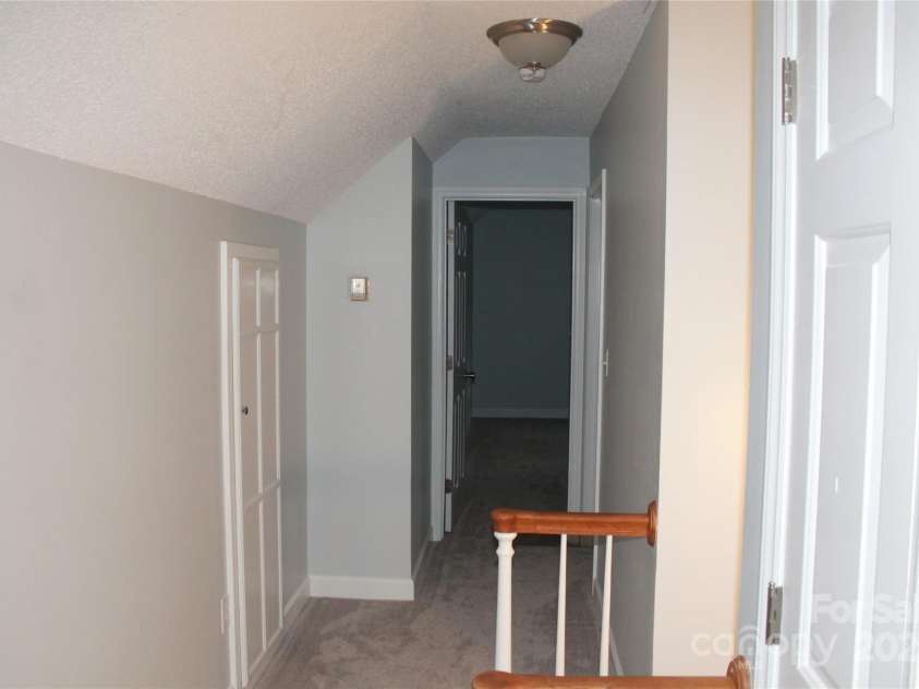 622 Oakdale Drive, Statesville, NC 28677.  MLS# CAR4219430, YatesRealty ID 2105. 