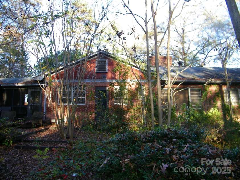72 Lecline Circle, Concord, NC 28025.  MLS# CAR4320726, YatesRealty ID 2105. 