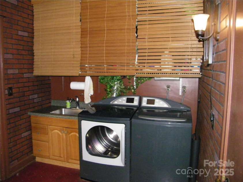72 Lecline Circle, Concord, NC 28025.  MLS# CAR4320726, YatesRealty ID 2105. 