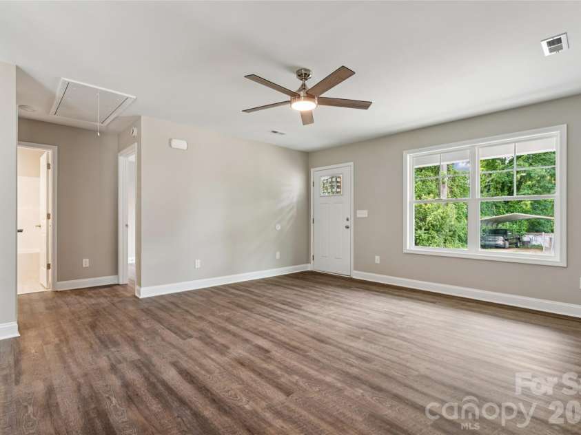 209 17th Street, Kannapolis, NC 28081.  MLS# CAR4381199, YatesRealty ID 21050. 
