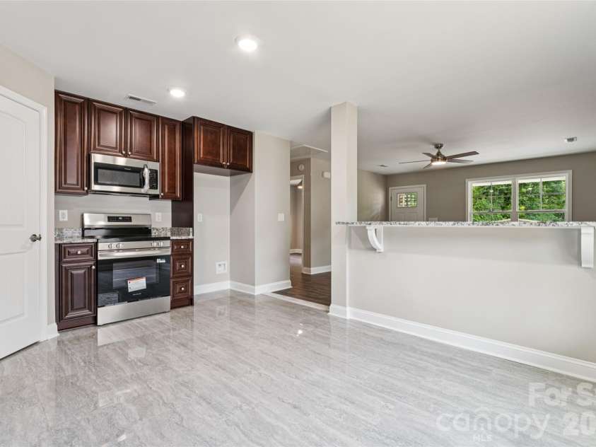209 17th Street, Kannapolis, NC 28081.  MLS# CAR4381199, YatesRealty ID 21050. 