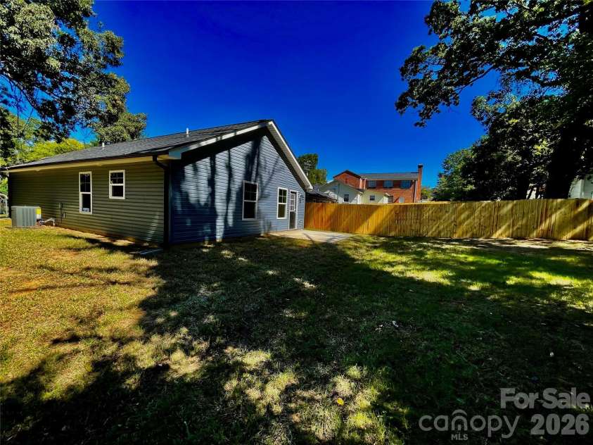 209 17th Street, Kannapolis, NC 28081.  MLS# CAR4425266, YatesRealty ID 21050. 