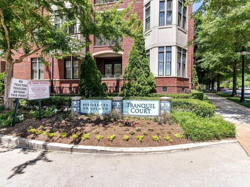 2810 Selwyn Avenue, Charlotte, NC 28209.  MLS# CAR4259900, YatesRealty ID 21050. 