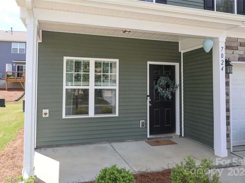 7024 Jane Parks Way, Charlotte, NC 28217.  MLS# CAR4264947, YatesRealty ID 21051. 