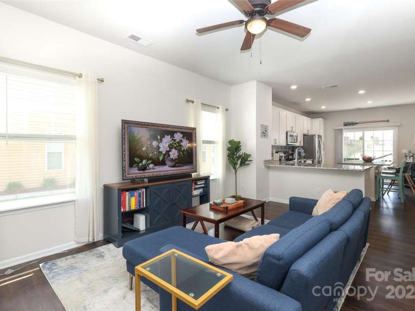 7024 Jane Parks Way, Charlotte, NC 28217.  MLS# CAR4264947, YatesRealty ID 21051. 