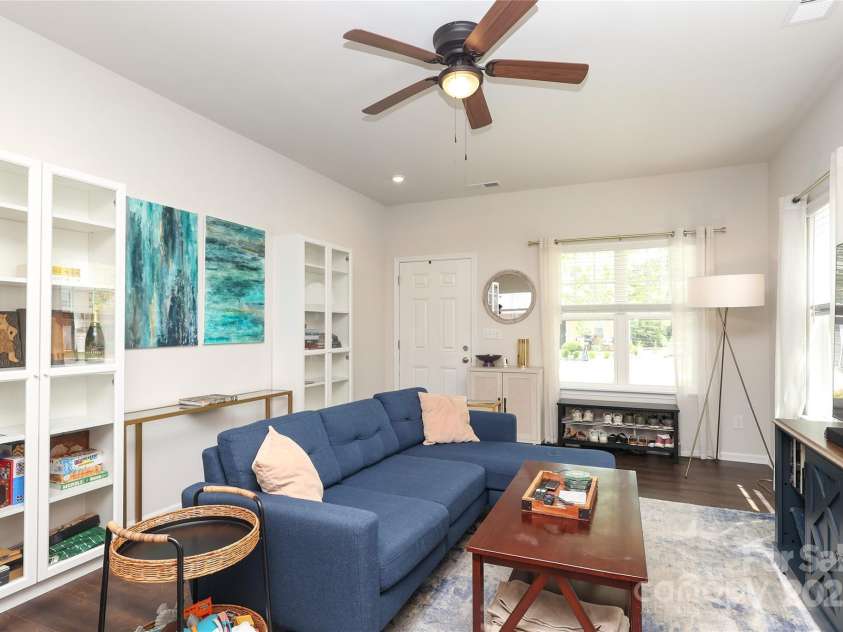 7024 Jane Parks Way, Charlotte, NC 28217.  MLS# CAR4264947, YatesRealty ID 21051. 