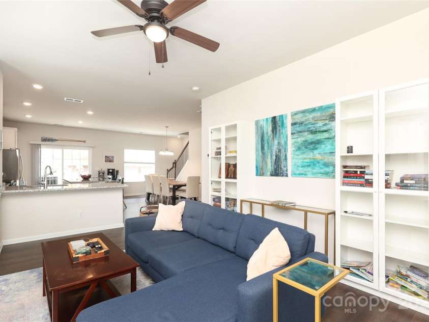 7024 Jane Parks Way, Charlotte, NC 28217.  MLS# CAR4264947, YatesRealty ID 21051. 