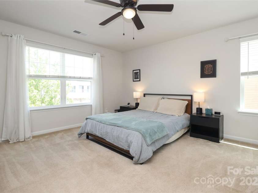 7024 Jane Parks Way, Charlotte, NC 28217.  MLS# CAR4264947, YatesRealty ID 21051. 