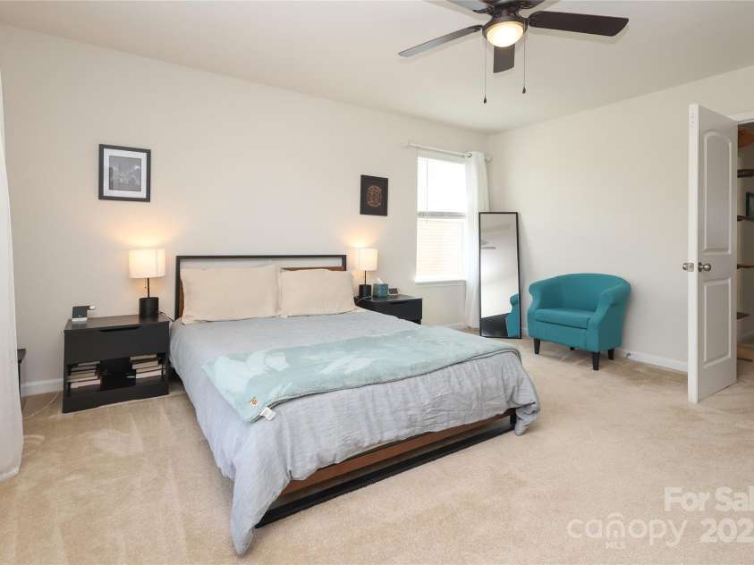 7024 Jane Parks Way, Charlotte, NC 28217.  MLS# CAR4264947, YatesRealty ID 21051. 