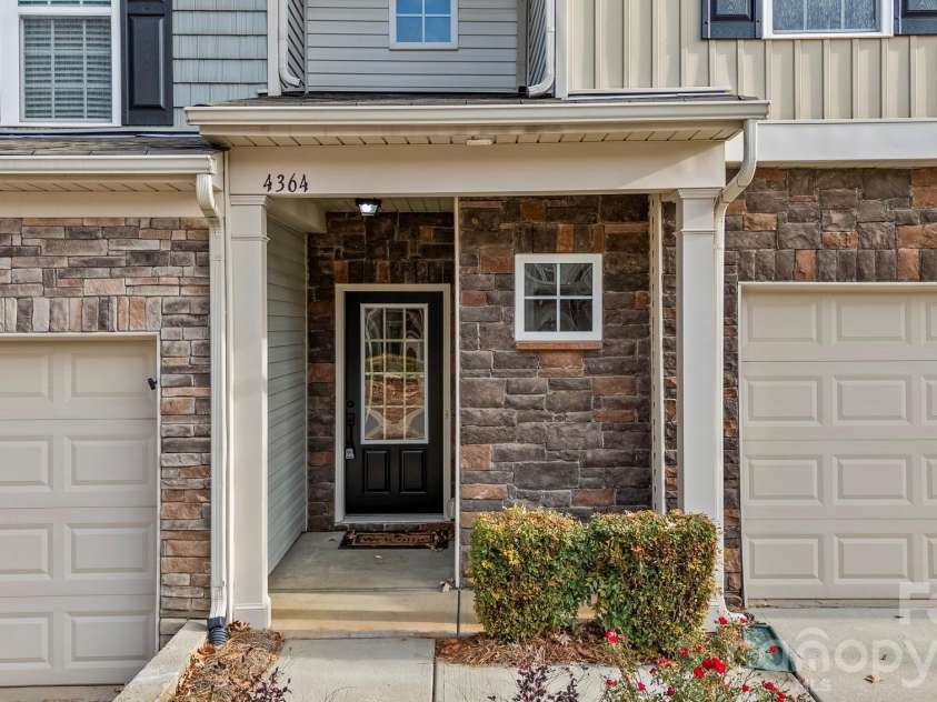 4364 Park South Station Boulevard, Charlotte, NC 28210.  MLS# CAR4381173, YatesRealty ID 21052. 