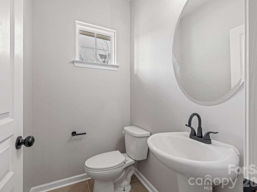 4364 Park South Station Boulevard, Charlotte, NC 28210.  MLS# CAR4381173, YatesRealty ID 21052. 