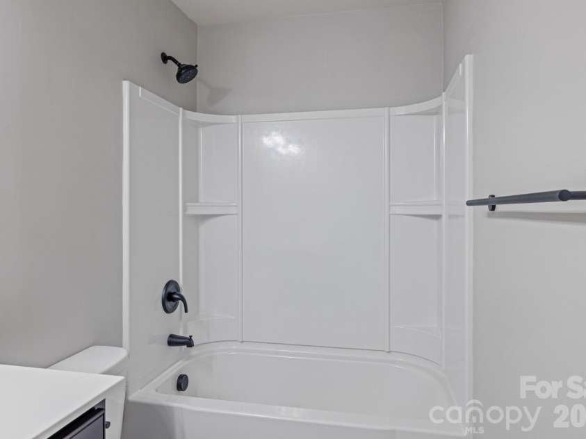 4364 Park South Station Boulevard, Charlotte, NC 28210.  MLS# CAR4381173, YatesRealty ID 21052. 