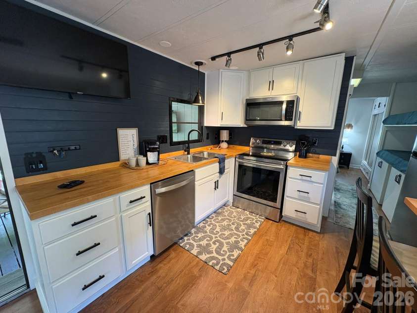 232 Trillium Road, Newland, NC 28657.  MLS# CAR4381213, YatesRealty ID 21053. 