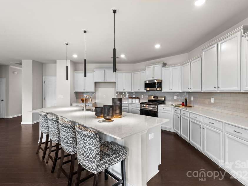 14407 Cardwell Hill Lane, Charlotte, NC 28278.  MLS# CAR4264654, YatesRealty ID 21054. 