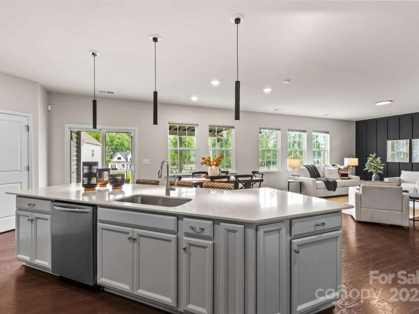 14407 Cardwell Hill Lane, Charlotte, NC 28278.  MLS# CAR4264654, YatesRealty ID 21054. 