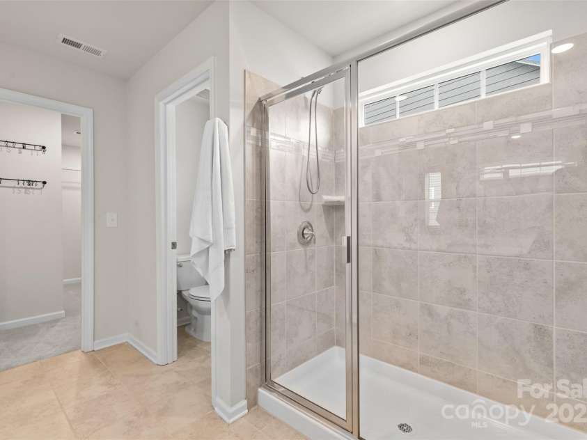 14407 Cardwell Hill Lane, Charlotte, NC 28278.  MLS# CAR4264654, YatesRealty ID 21054. 