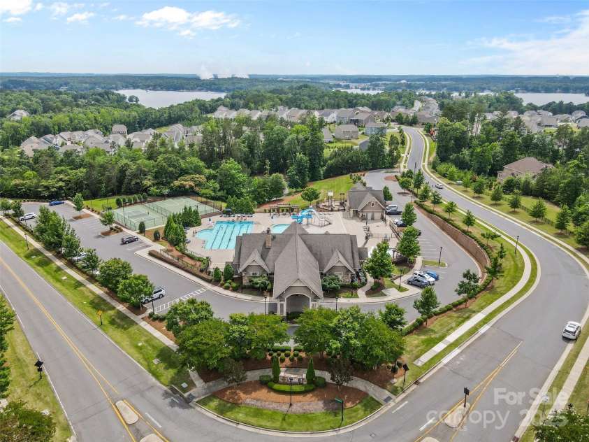 14407 Cardwell Hill Lane, Charlotte, NC 28278.  MLS# CAR4264654, YatesRealty ID 21054. 