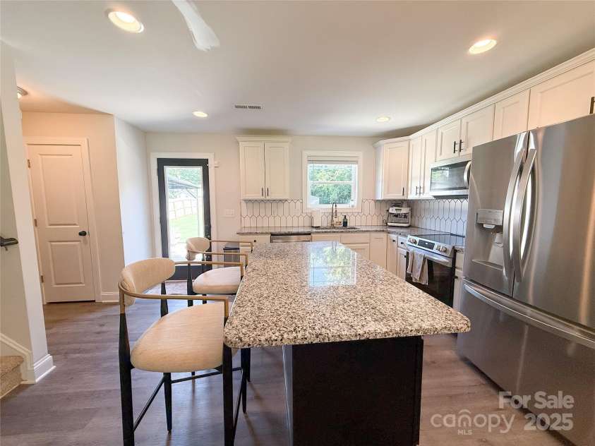 103 Springway Drive, Kannapolis, NC 28081.  MLS# CAR4271238, YatesRealty ID 21055. Kitchen