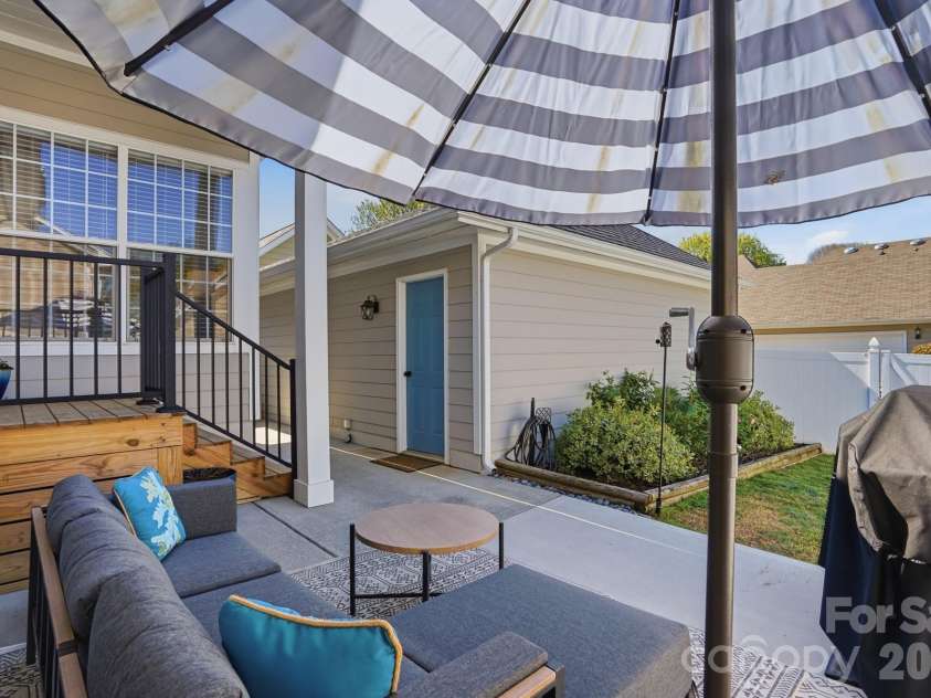 17029 Carlton Way Road, Huntersville, NC 28078.  MLS# CAR4366764, YatesRealty ID 21055. 