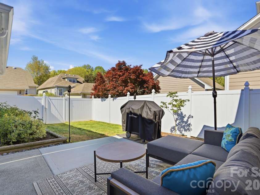 17029 Carlton Way Road, Huntersville, NC 28078.  MLS# CAR4366764, YatesRealty ID 21055. 