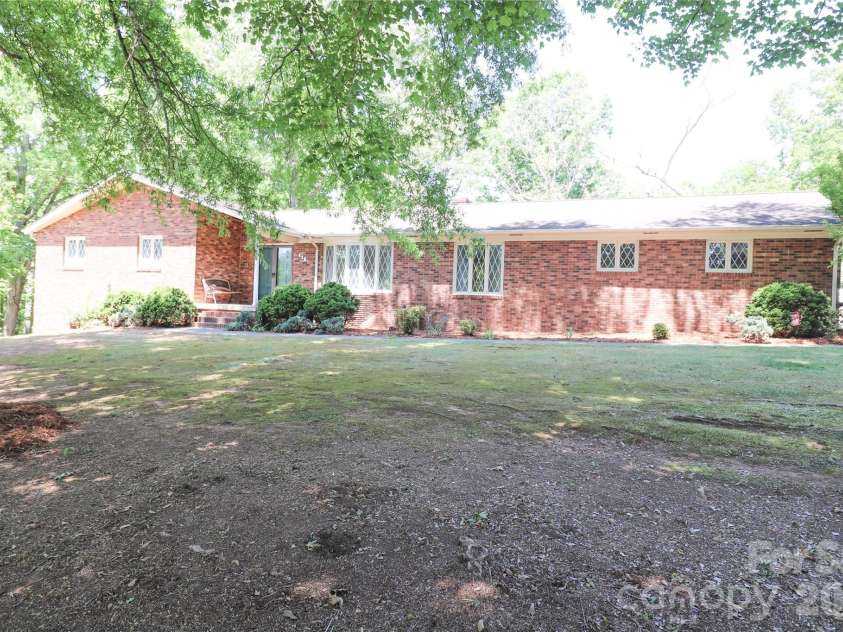 112 Forest Avenue, Valdese, NC 28690.  MLS# CAR4378000, YatesRealty ID 21057. 
