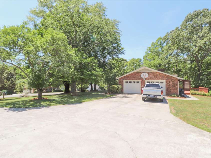 112 Forest Avenue, Valdese, NC 28690.  MLS# CAR4378000, YatesRealty ID 21057. 