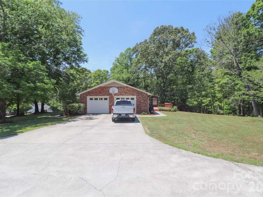 112 Forest Avenue, Valdese, NC 28690.  MLS# CAR4378000, YatesRealty ID 21057. 