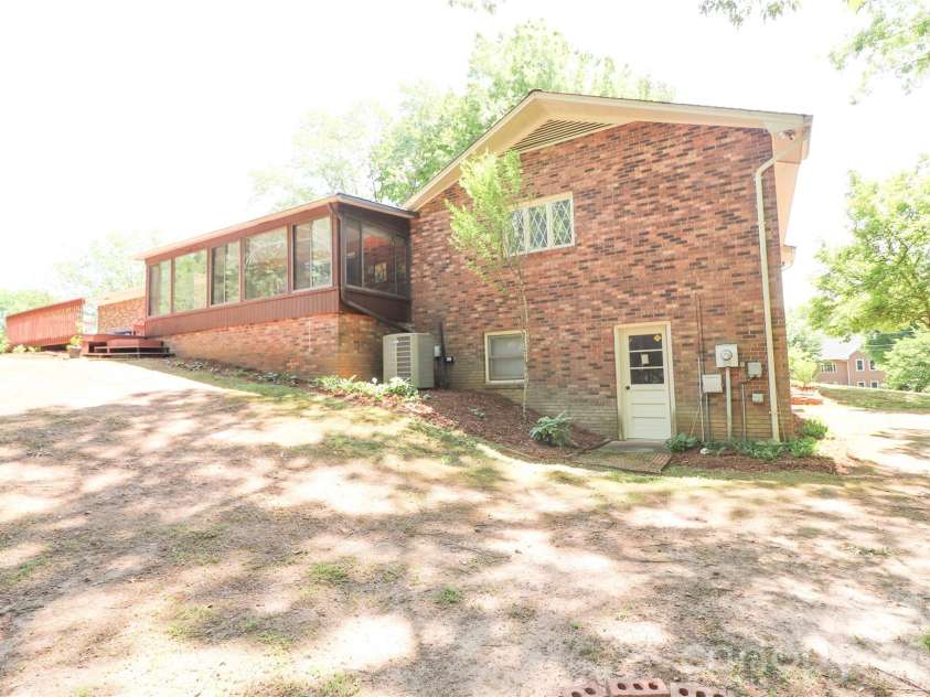 112 Forest Avenue, Valdese, NC 28690.  MLS# CAR4378000, YatesRealty ID 21057. 