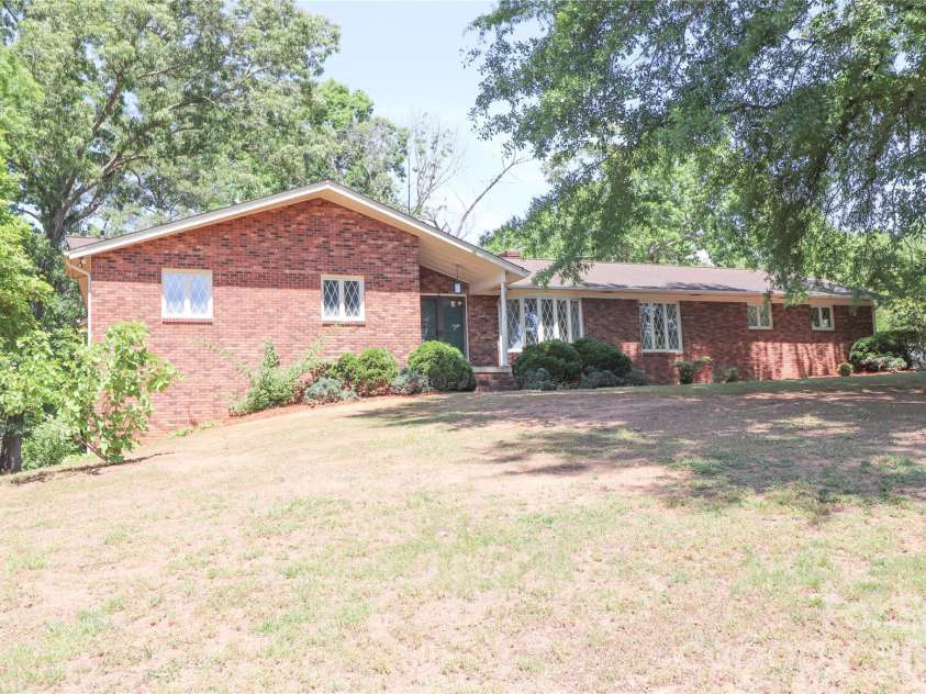 112 Forest Avenue, Valdese, NC 28690.  MLS# CAR4378000, YatesRealty ID 21057. 