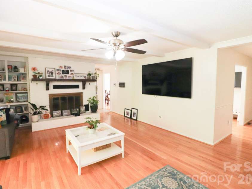 112 Forest Avenue, Valdese, NC 28690.  MLS# CAR4378000, YatesRealty ID 21057. 